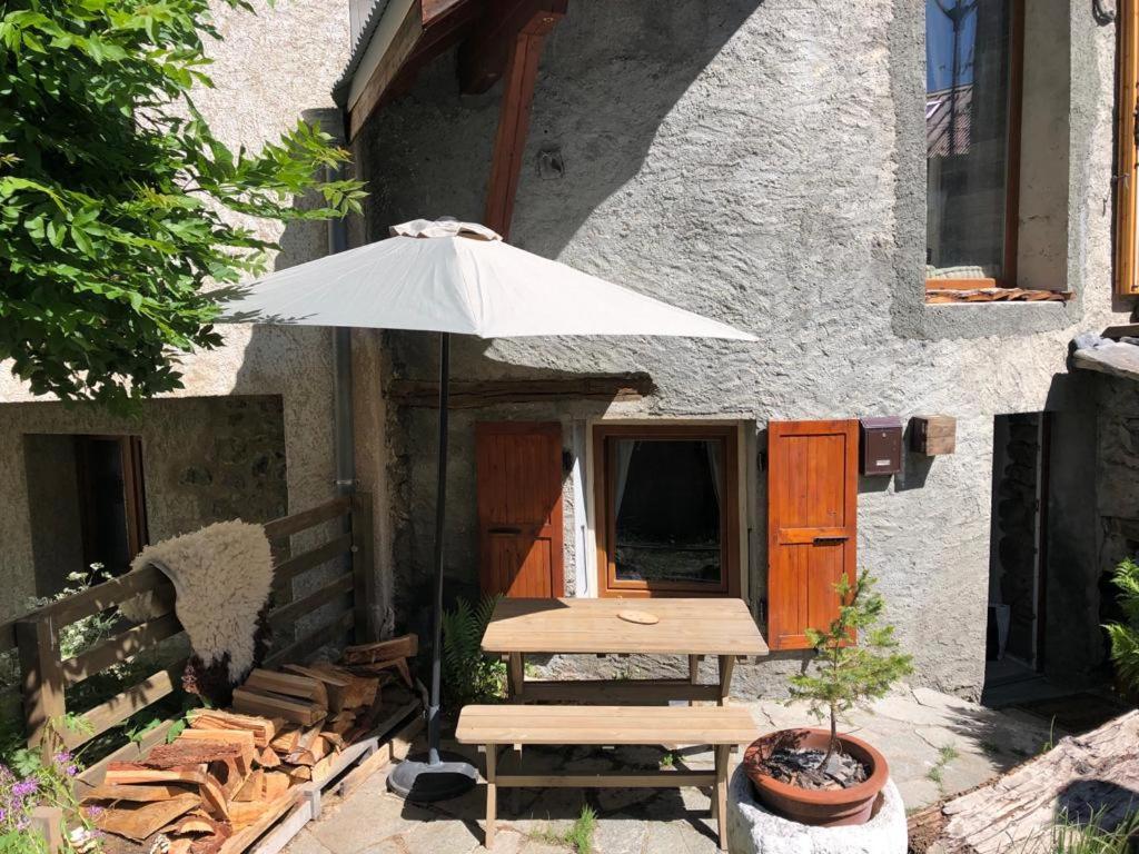 Mon Roc - Maison De Montagne Atypique Avec Vue La Grave Exterior foto
